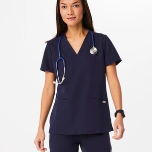 NEW figs casma three pocket top navy